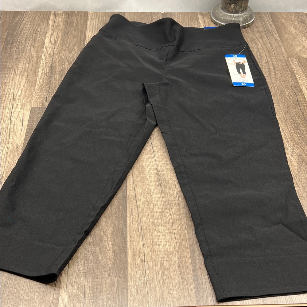 S.C.&CO. Black Capri women’s pants